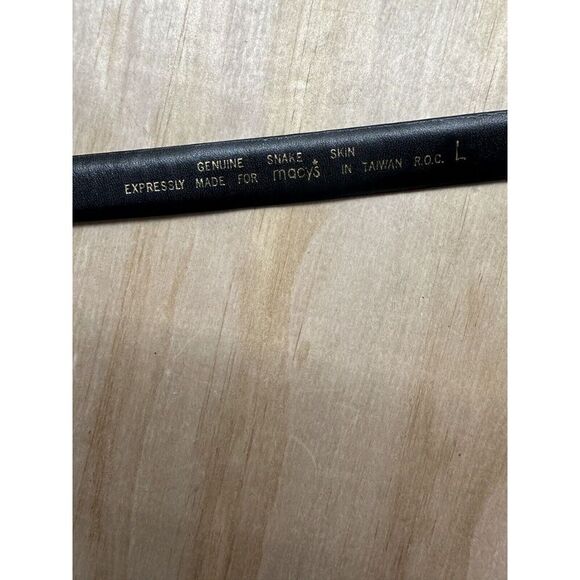 Macys Genuine Snake Skin Skinny Black Belt Large Brass Buckle - Picture 3 of 6